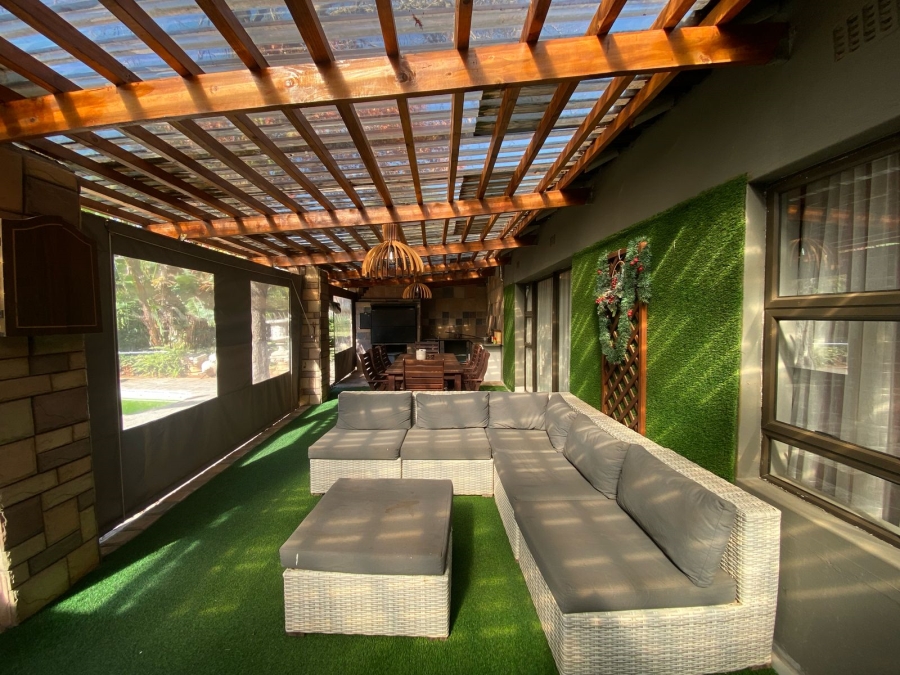 6 Bedroom Property for Sale in Protea Park North West